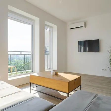 Apartment Downtown W Parkview&balcony Vol 1 *
