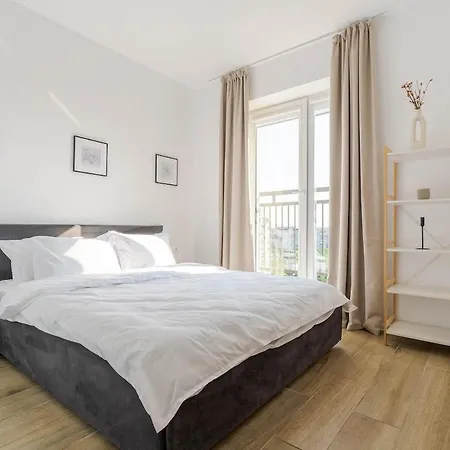 Apartament Downtown W Parkview&balcony Vol 1